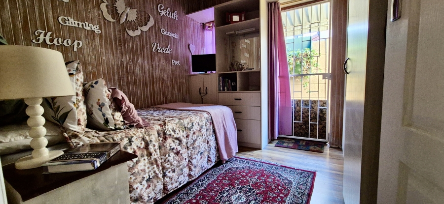 5 Bedroom Property for Sale in Flamingo Vlei Western Cape